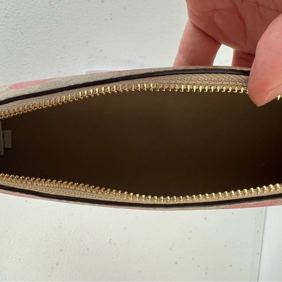 Coach Pencil Case In Signature Canvas With Heart Print NWT - Picture 5 of 5